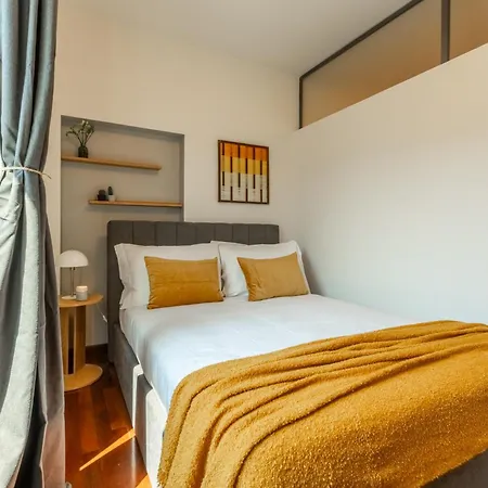 Front Casa Giulia! Hot Tub, Garden, Gym, Ac, Pk! Carate Urio