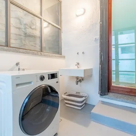 Front Casa Giulia! Hot Tub, Garden, Gym, Ac, Pk! * Carate Urio