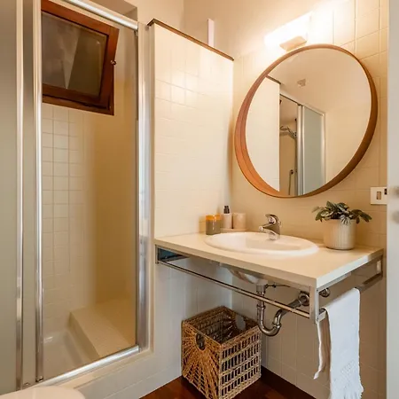Front Casa Giulia! Hot Tub, Garden, Gym, Ac, Pk!