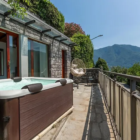 Dom wakacyjny Front Casa Giulia! Hot Tub, Garden, Gym, Ac, Pk! Carate Urio