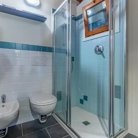 Front Casa Giulia! Hot Tub, Garden, Gym, Ac, Pk! Carate Urio